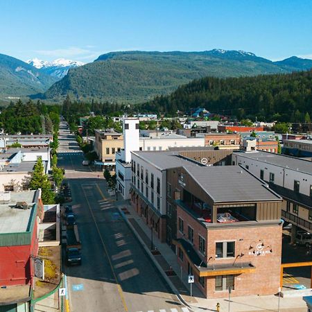 Basecamp Suites Revelstoke Exteriér fotografie