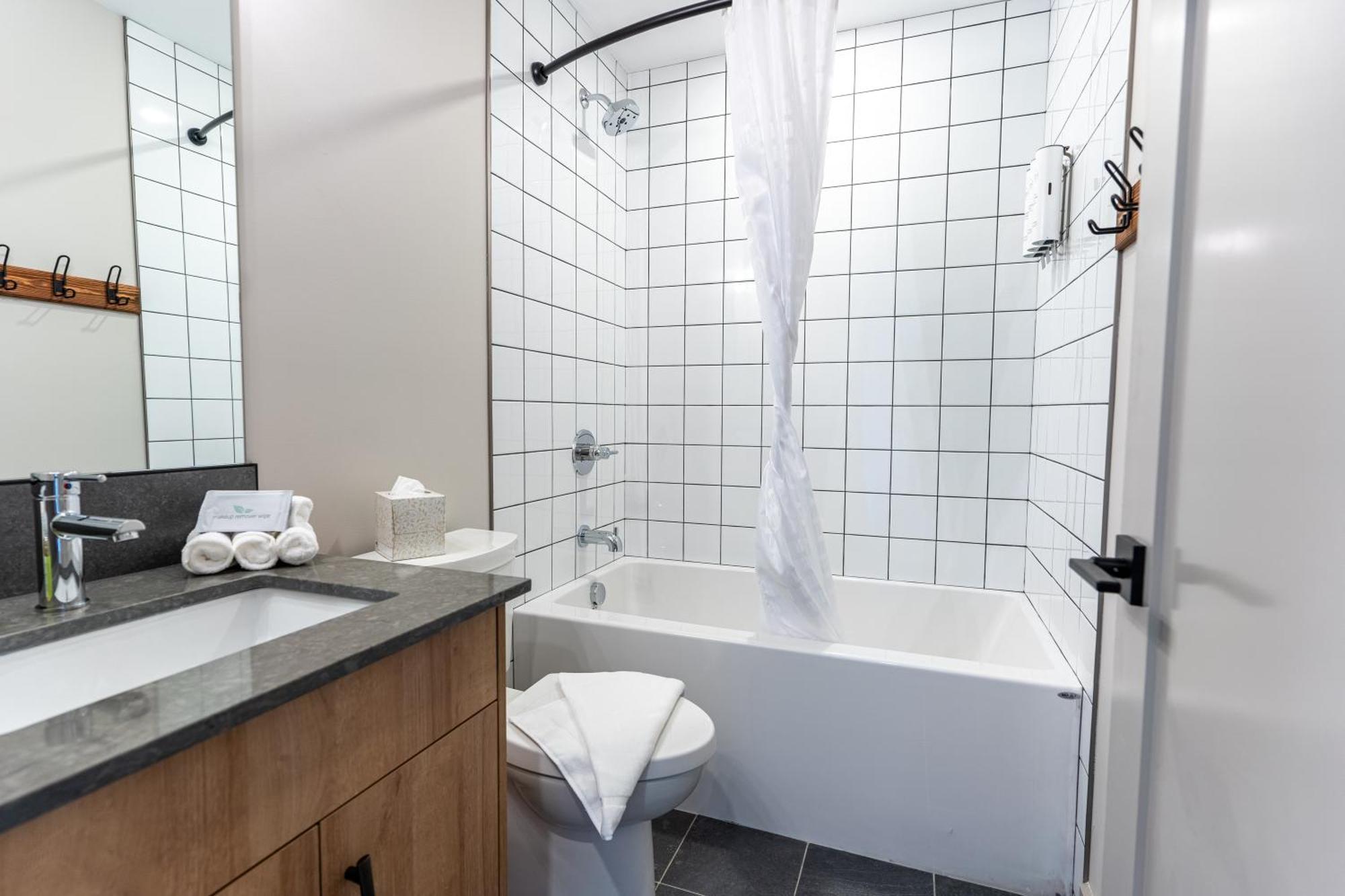 Basecamp Suites Revelstoke Exteriér fotografie