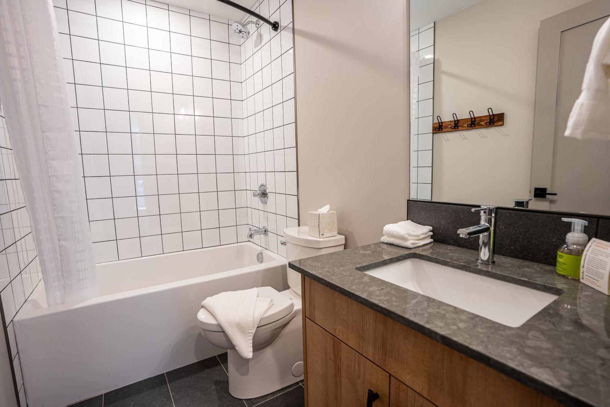 Basecamp Suites Revelstoke Exteriér fotografie